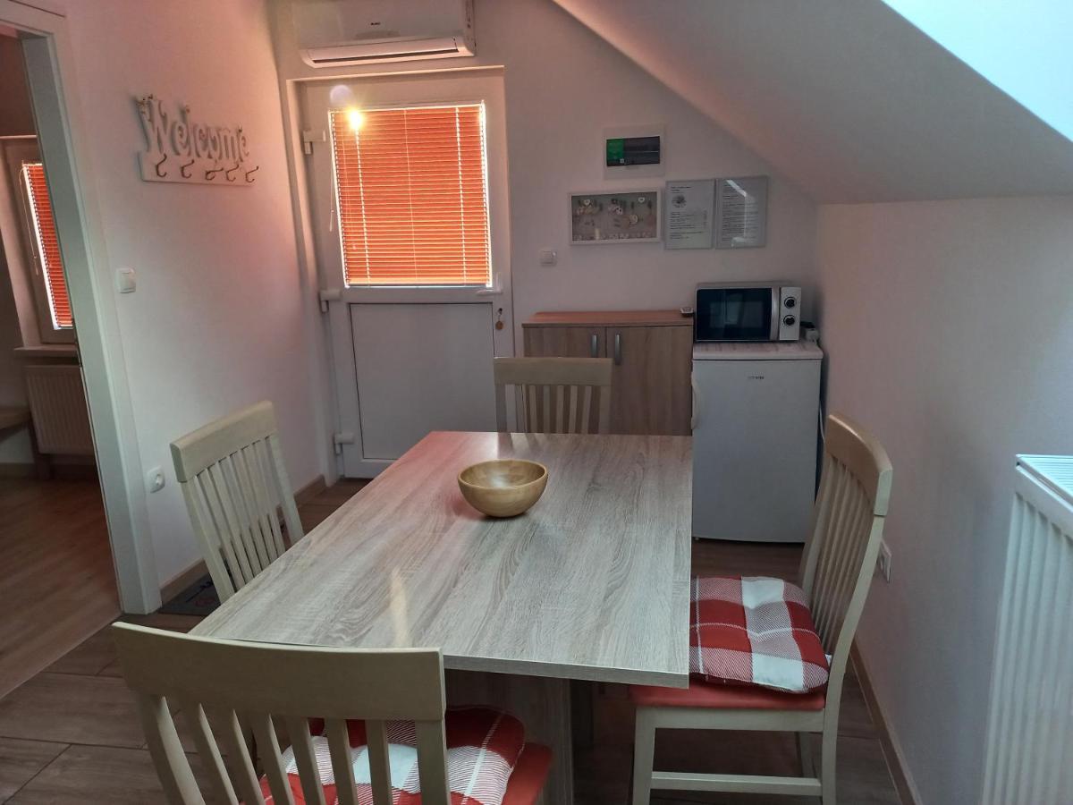 Zirovnica Apartment Marjetka מראה חיצוני תמונה