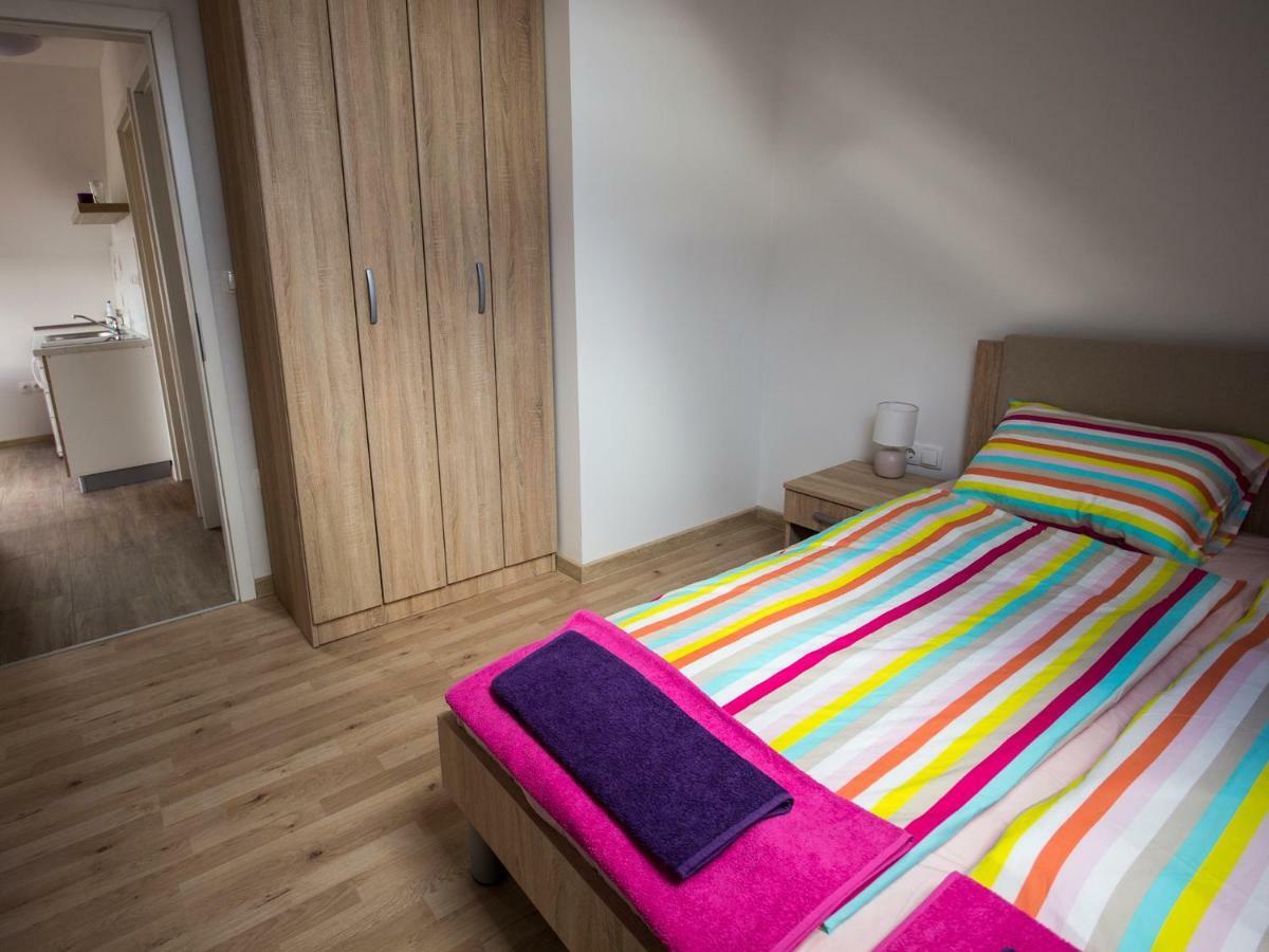 Zirovnica Apartment Marjetka מראה חיצוני תמונה