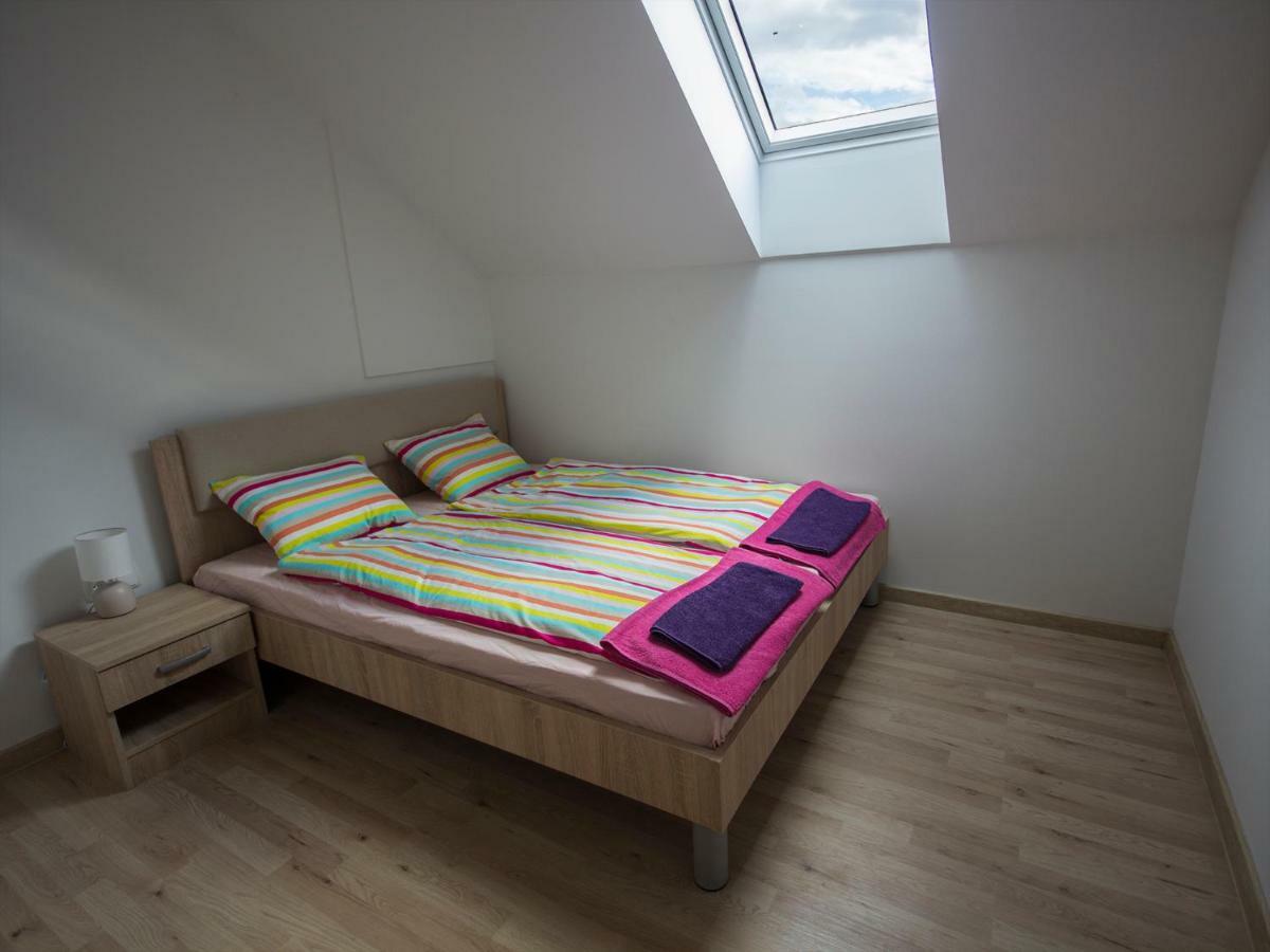 Zirovnica Apartment Marjetka מראה חיצוני תמונה